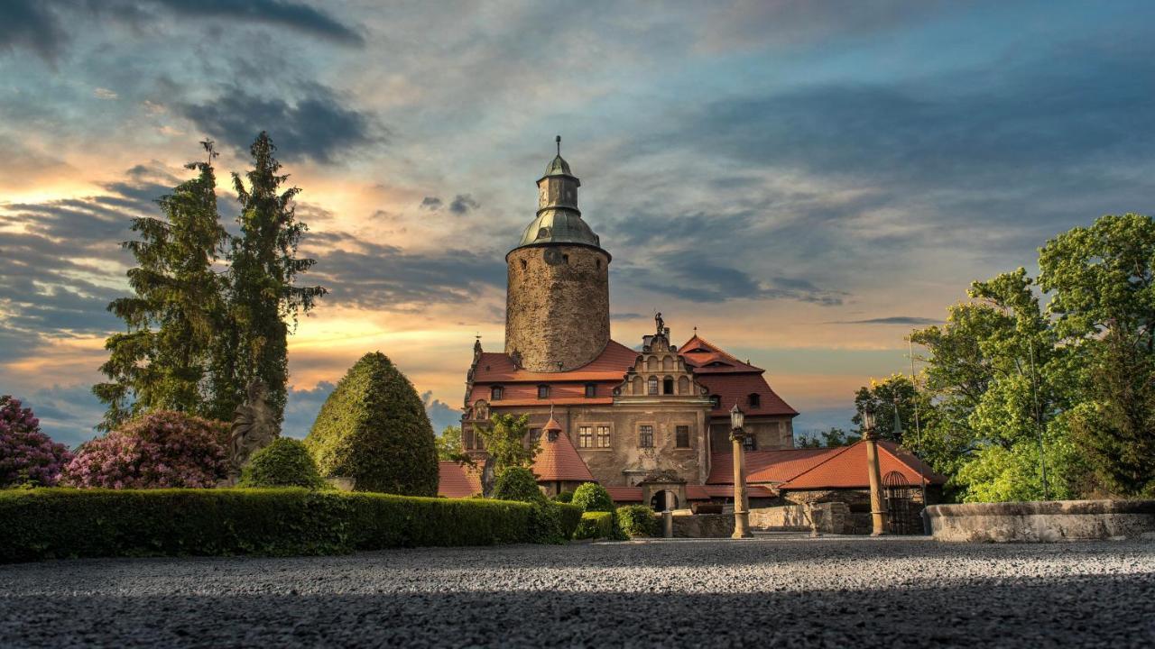 Aparthotel Zamek Czocha Leśna Esterno foto