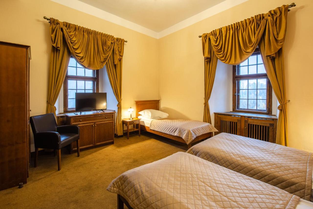 Aparthotel Zamek Czocha Leśna Esterno foto