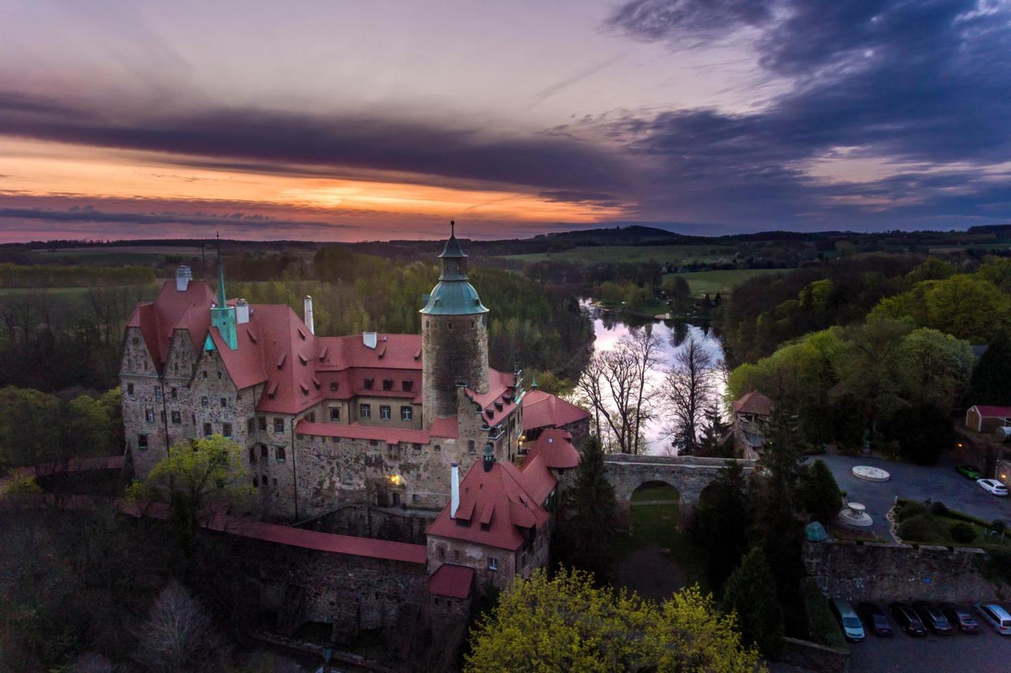 Aparthotel Zamek Czocha Leśna Esterno foto