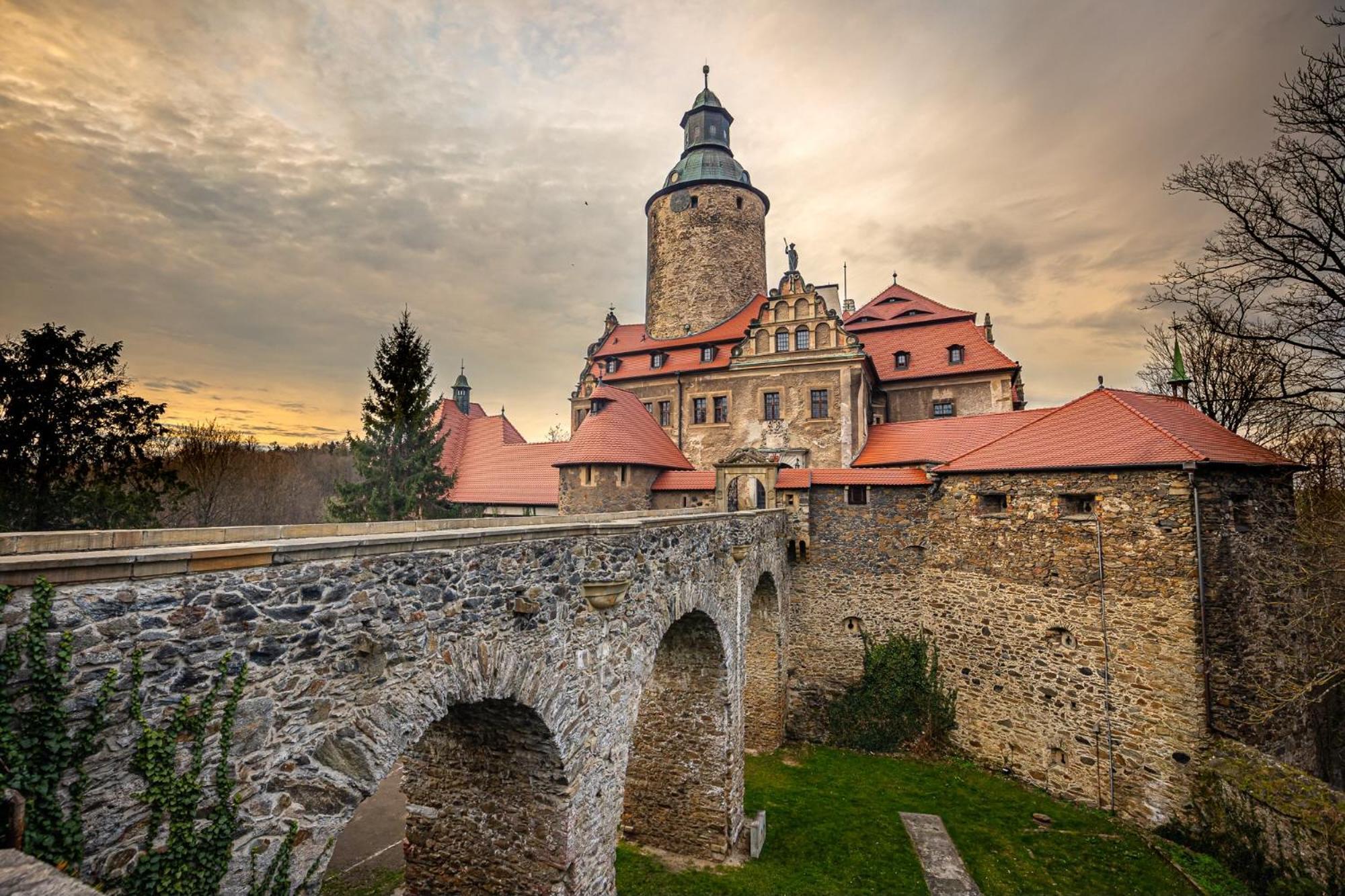 Aparthotel Zamek Czocha Leśna Esterno foto