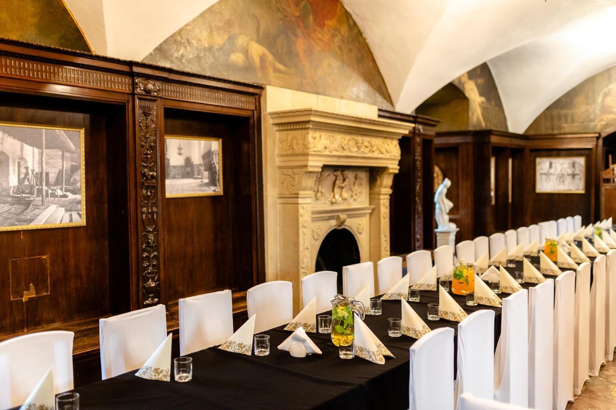 Aparthotel Zamek Czocha Leśna Esterno foto