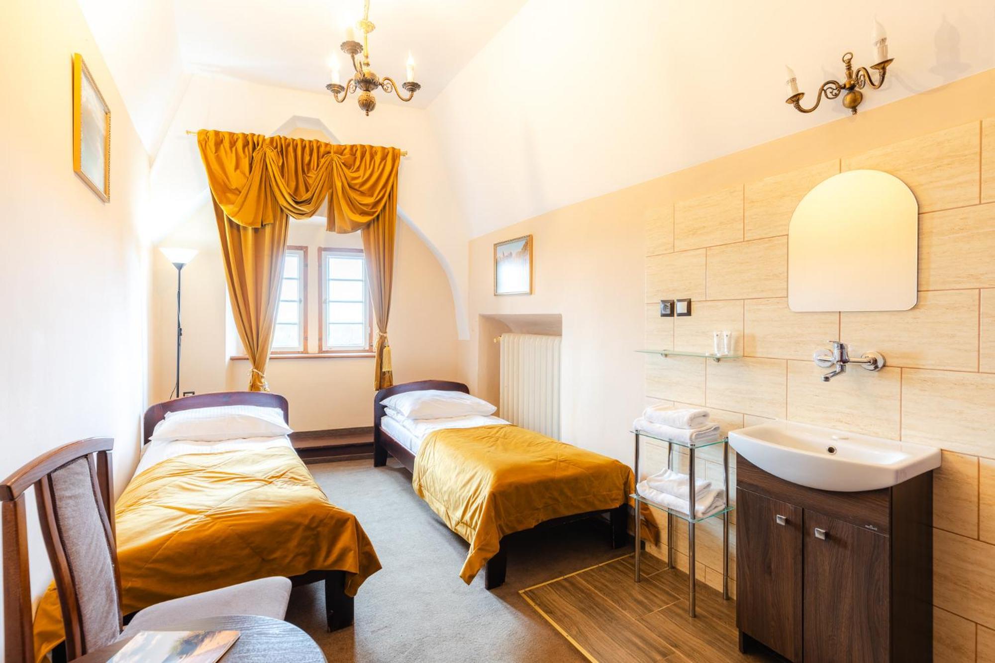 Aparthotel Zamek Czocha Leśna Esterno foto