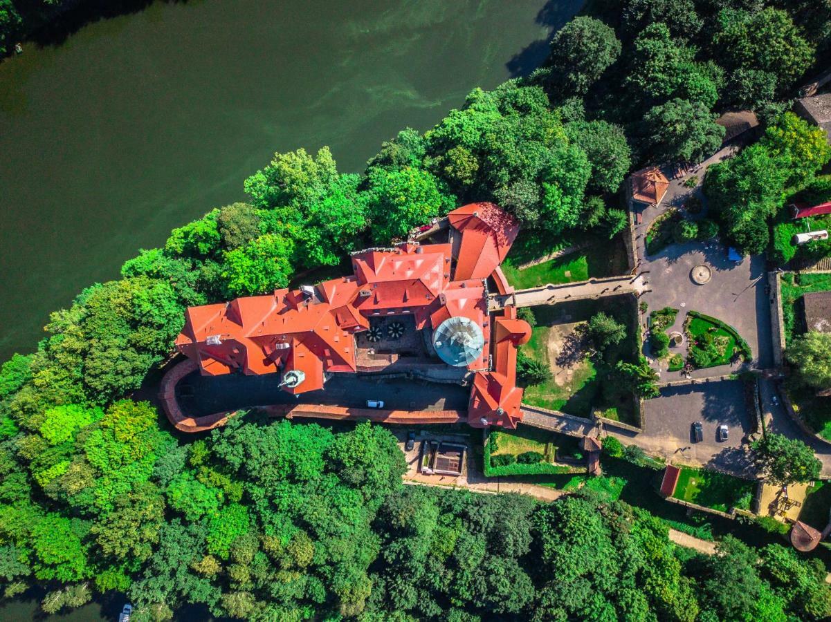 Aparthotel Zamek Czocha Leśna Esterno foto