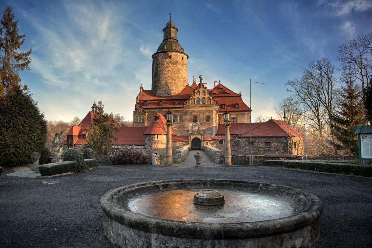 Aparthotel Zamek Czocha Leśna Esterno foto